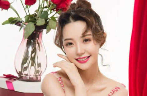 Thuê máy xúc bánh xích tại Quận 8, TPHCM