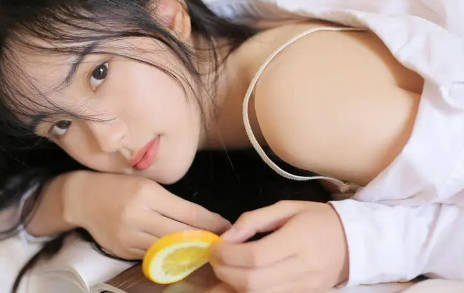 Tháo dỡ cầu thang bê tông tại Bến Cát, Bình Dương