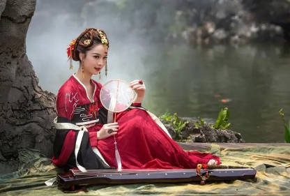 Thuê máy xúc phá dỡ tại Hóc Môn, TPHCM